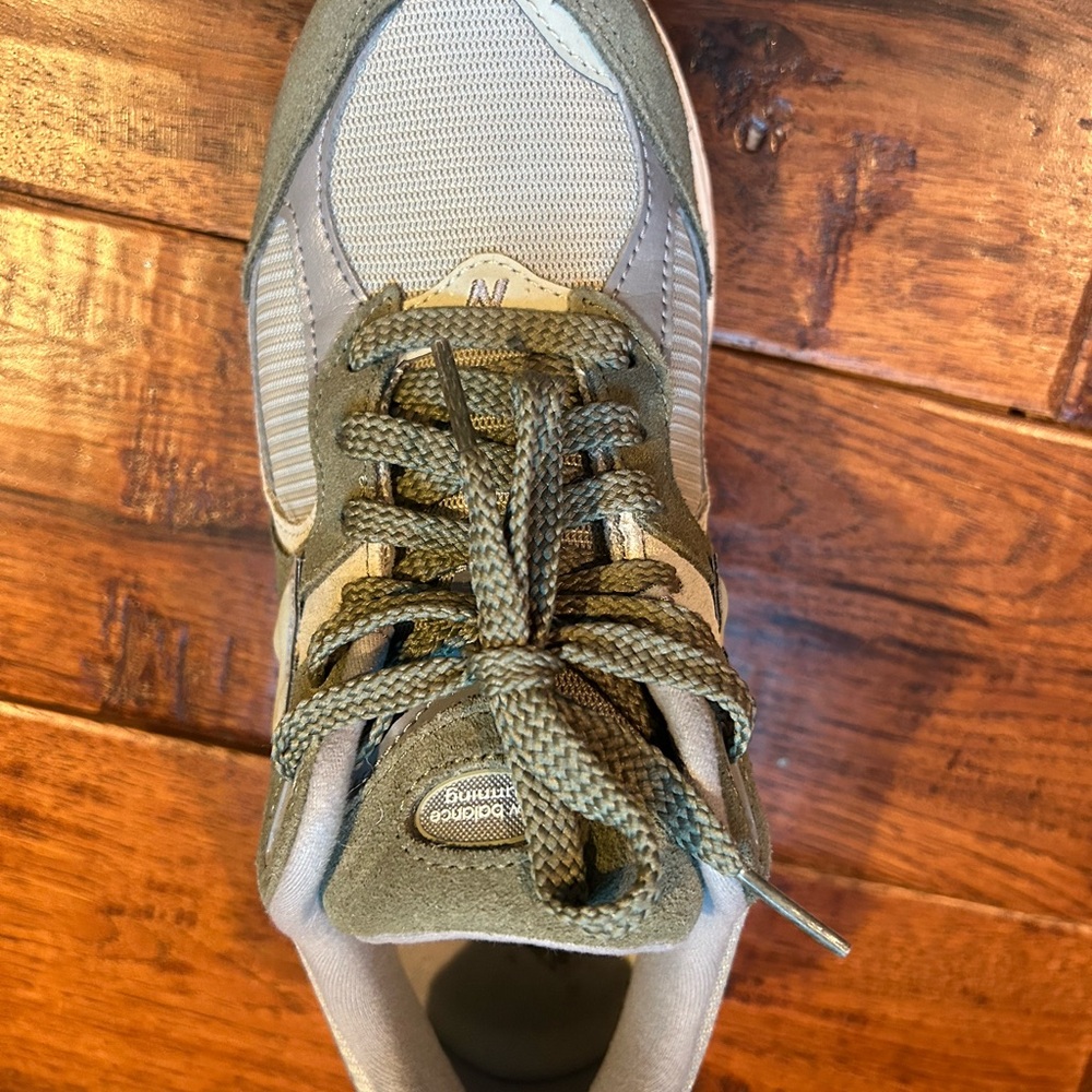 Women’s New Balance 2002R Sneakers - Picture 8 of 13